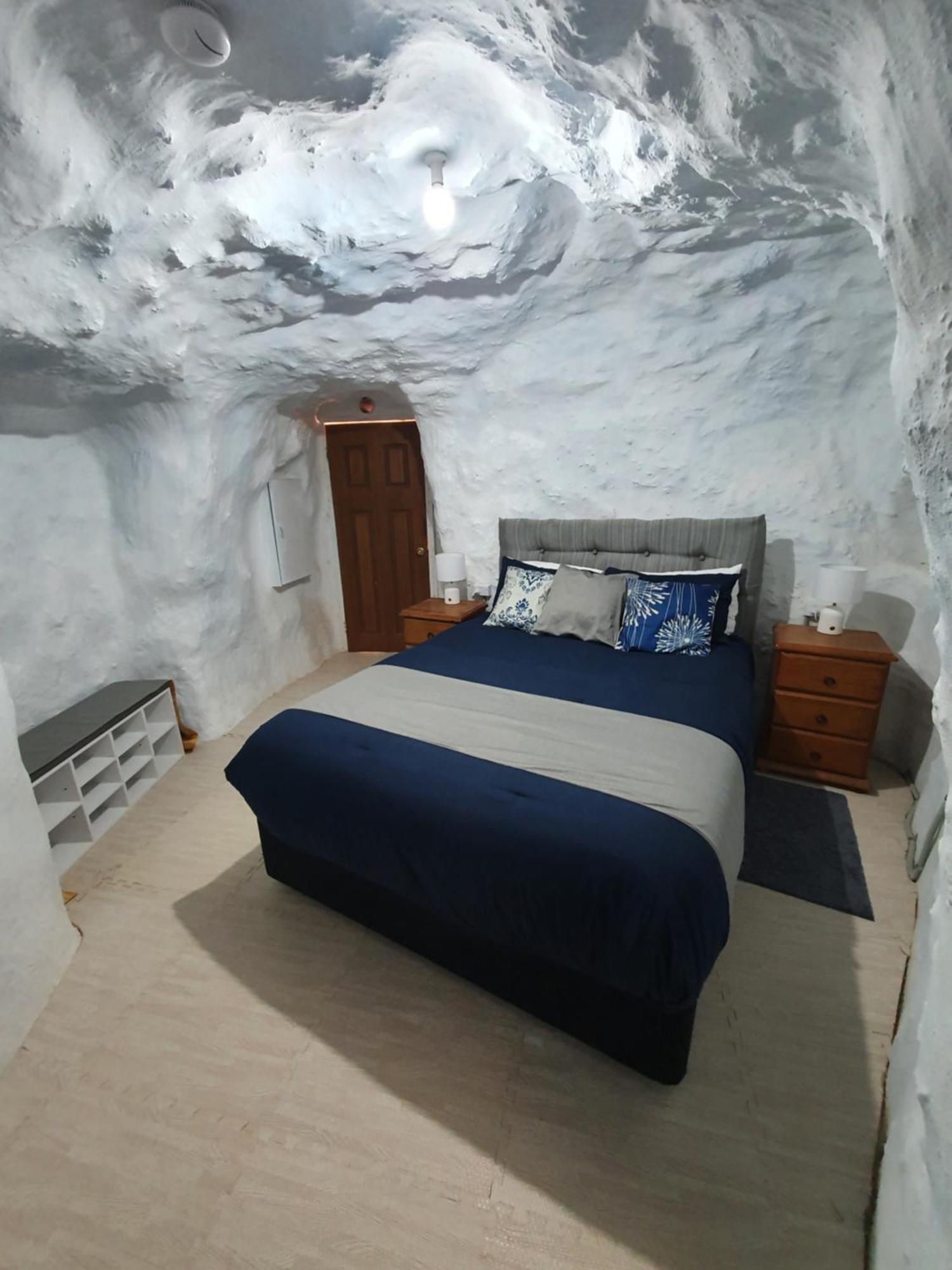 Fossickers Den Dugout Accommodation White Cliffs Eksteriør billede